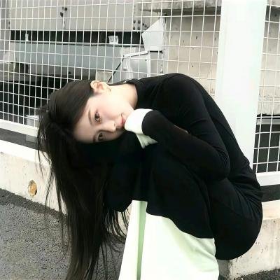 微笑的苹吉